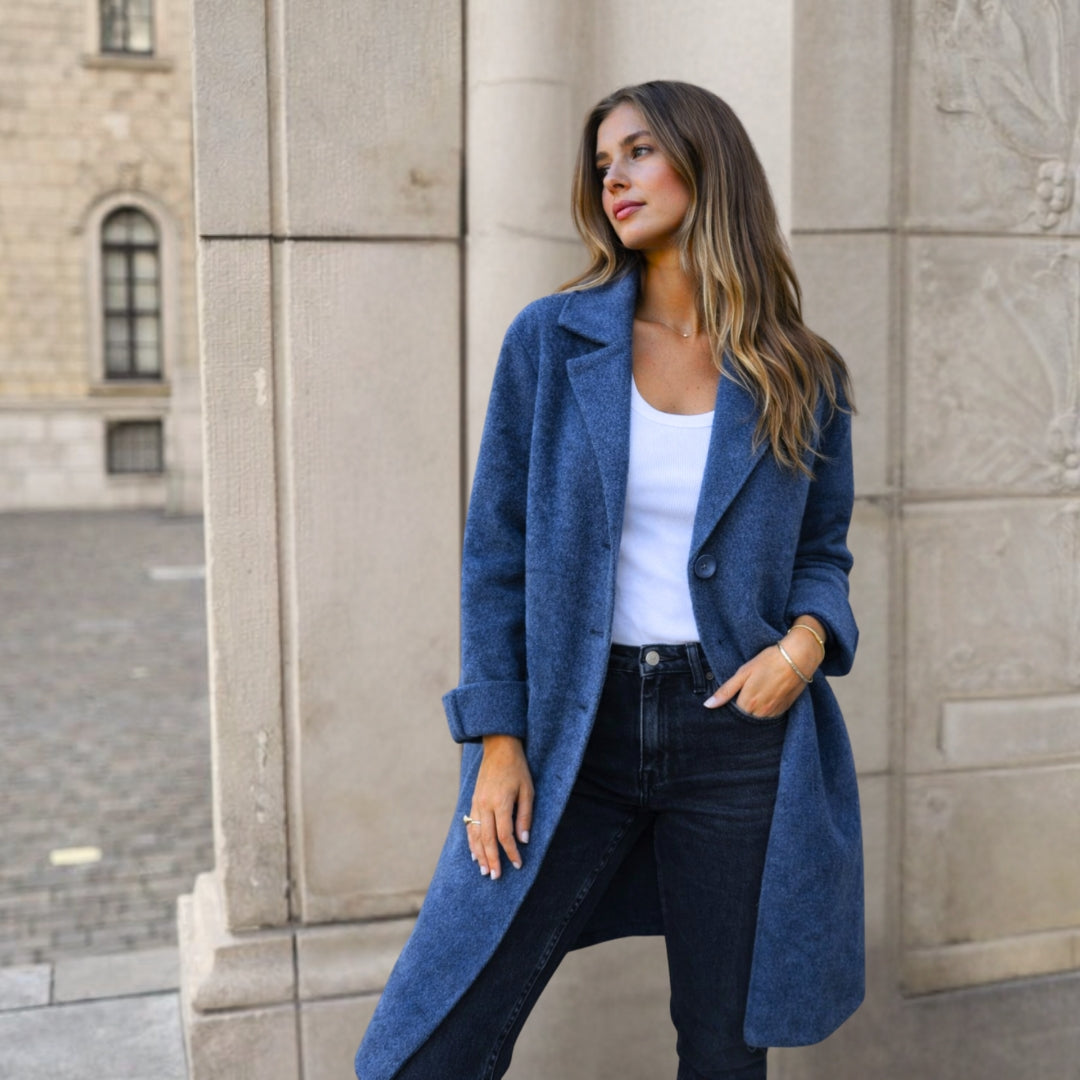 Aila | Elegant Buttoned Jacket