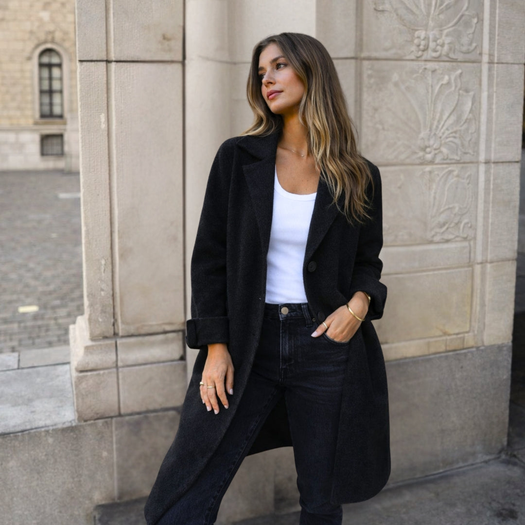 Aila | Elegant Buttoned Jacket