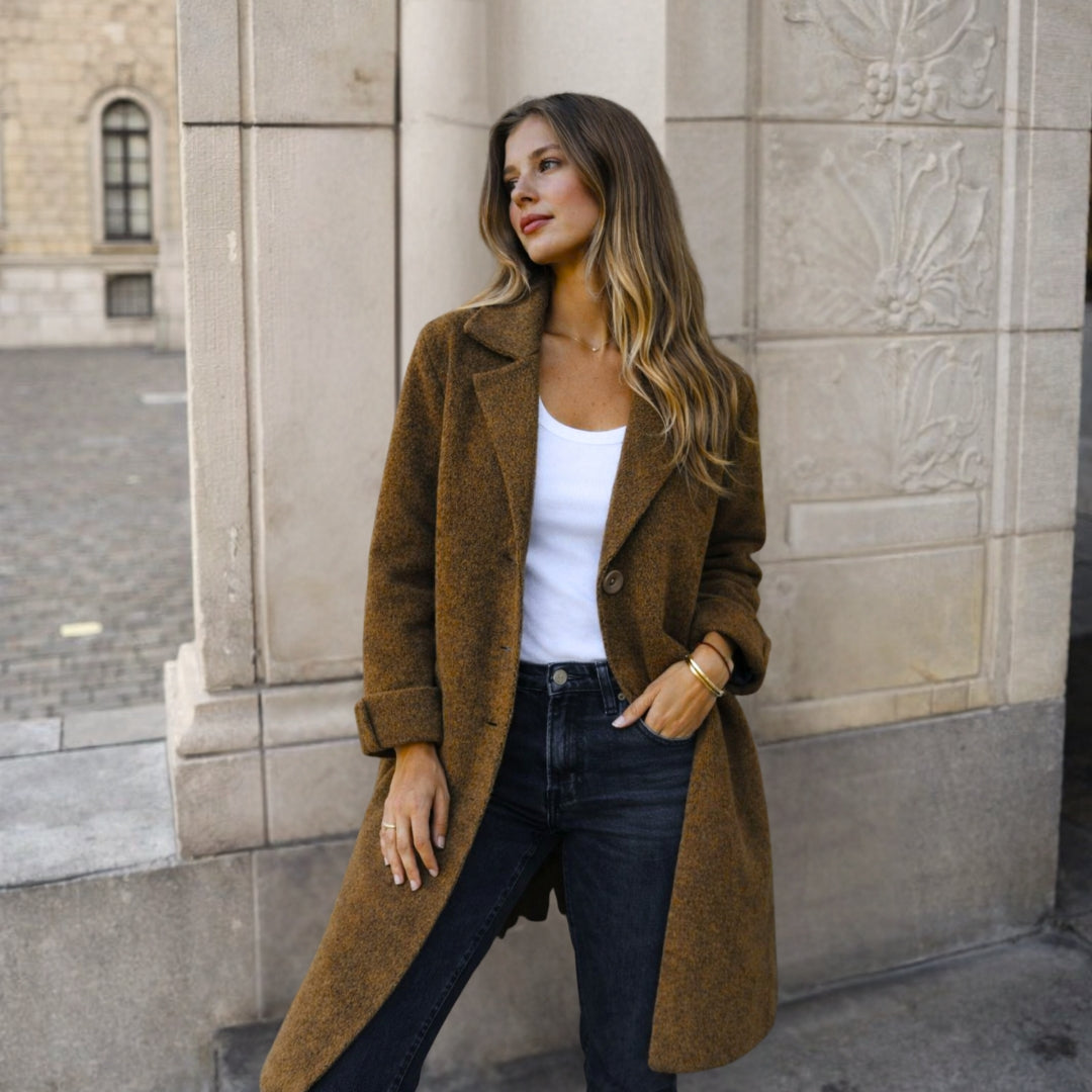 Aila | Elegant Buttoned Jacket