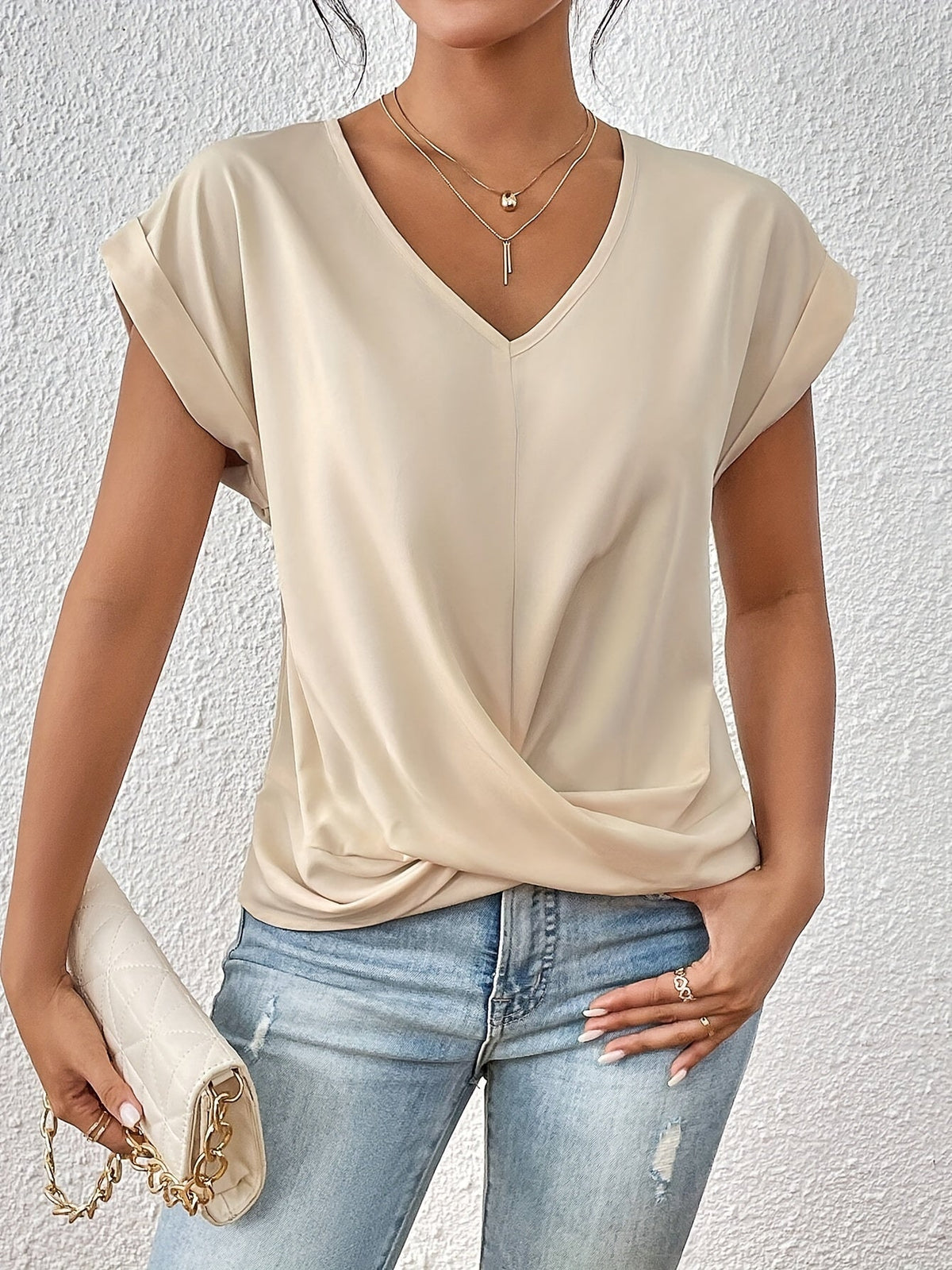 Lilian | Comfortable T-Shirt with Elegant Neckline