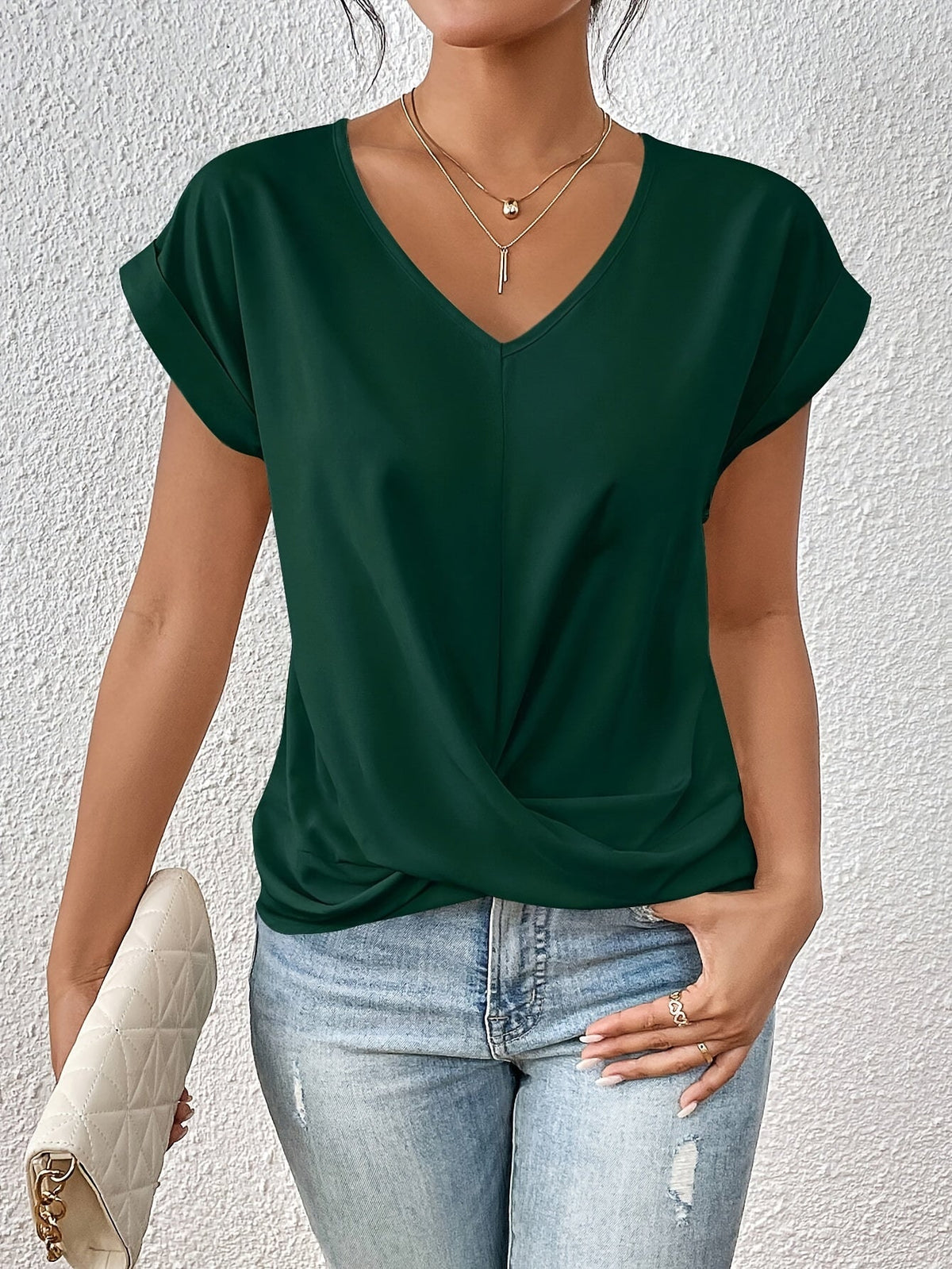 Lilian | Comfortable T-Shirt with Elegant Neckline