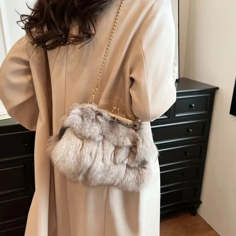 Victoria | Compliment-Earning Evening Clutch