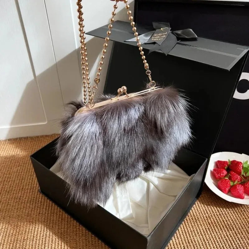 Victoria | Compliment-Earning Evening Clutch