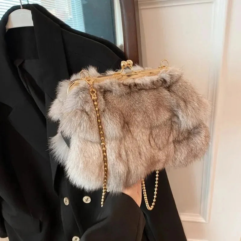 Victoria | Compliment-Earning Evening Clutch