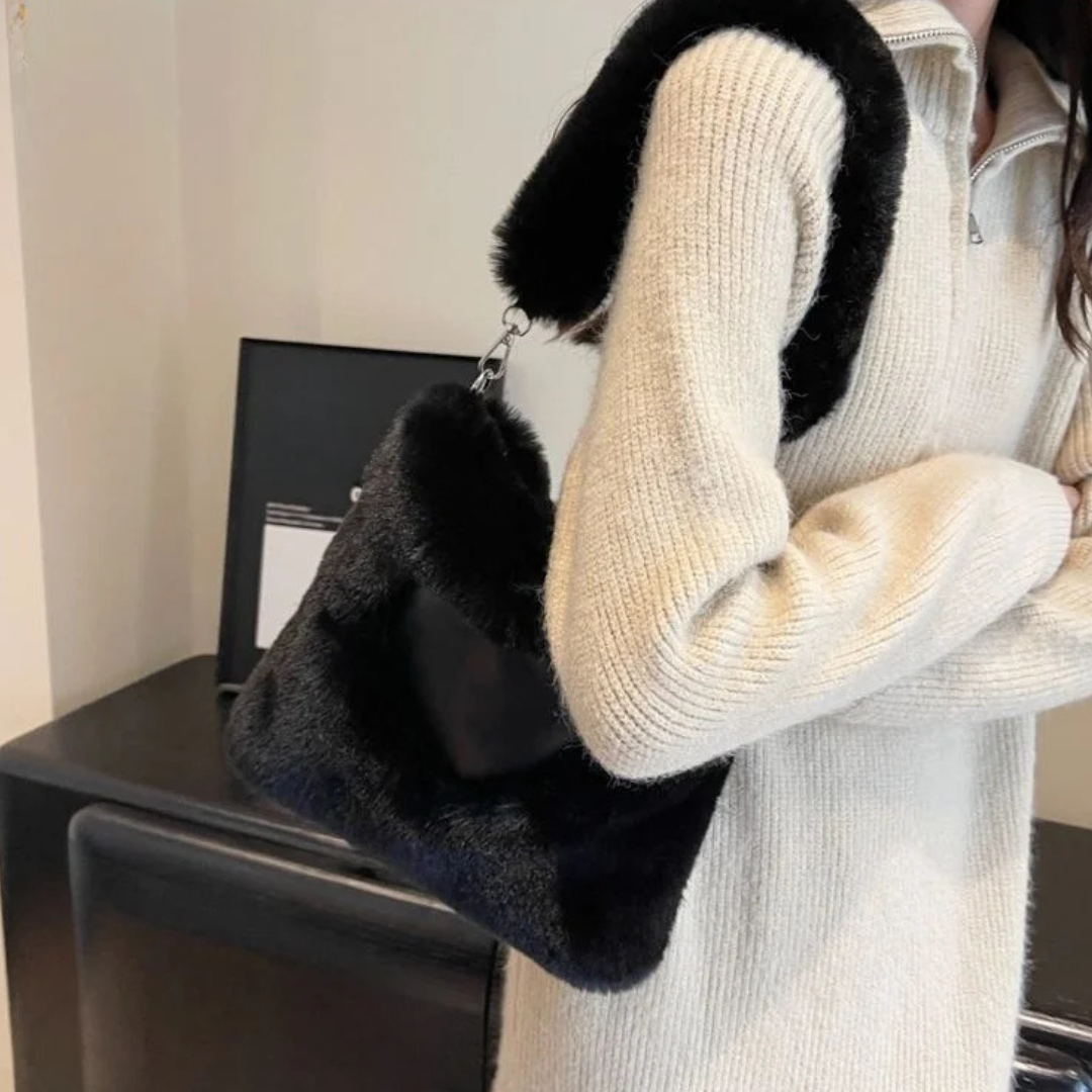 Catherine | Lovely Heart Shoulder Bag