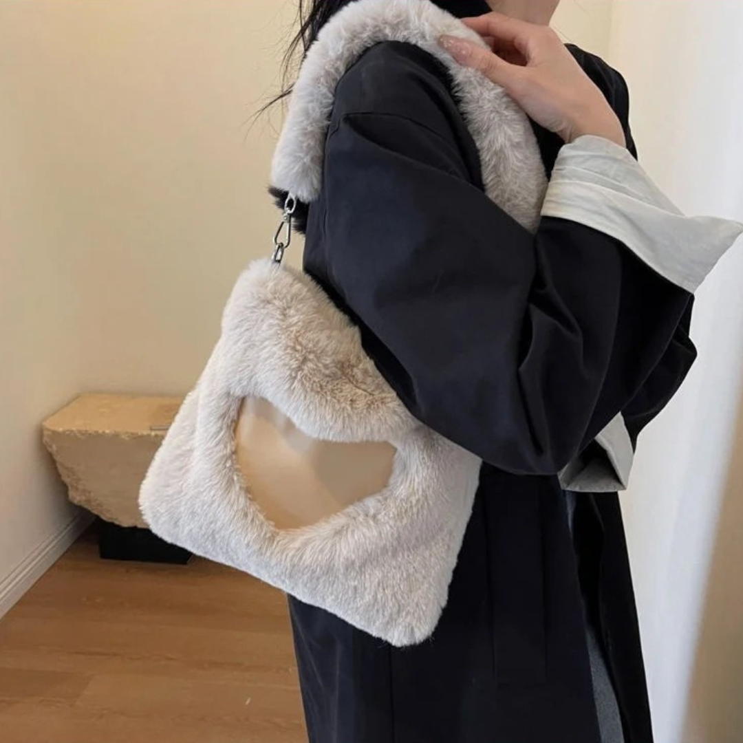 Catherine | Lovely Heart Shoulder Bag