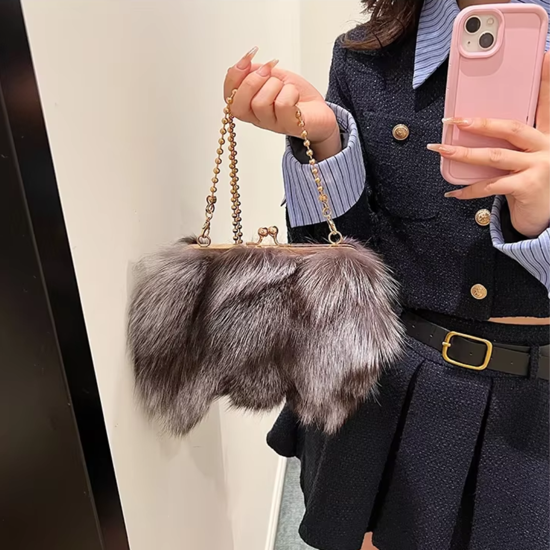 Victoria | Compliment-Earning Evening Clutch