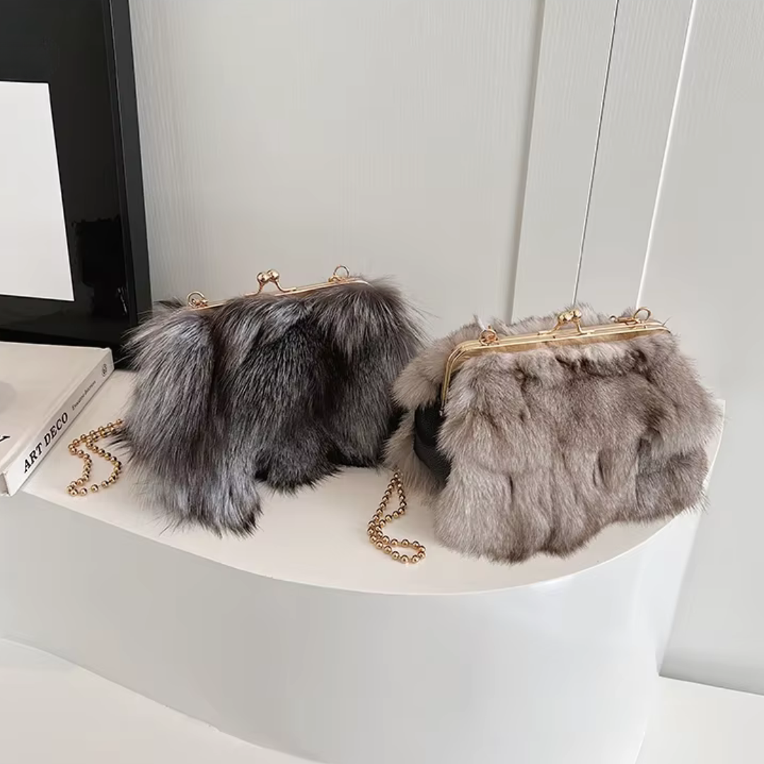 Victoria | Compliment-Earning Evening Clutch