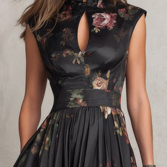 Leontine | Keyhole Pleated Midi Dress